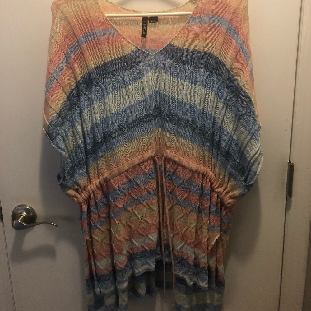 Short sleeve top with tie in front